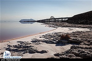احیای دریاچه ارومیه و رهاسازی آب به سمت این دریاچه