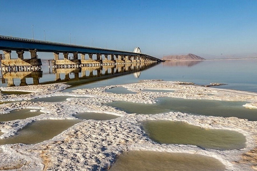 تصویر شایعه وجود لیتیوم در دریاچه ارومیه