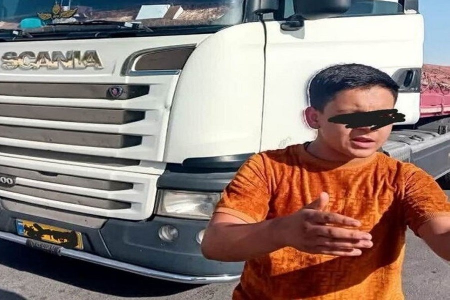 تصویر دستگیری راننده تریلی 15 ساله در یزد!