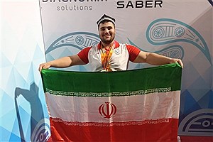 قهرمان وزنه برداری جهانه مدالش را به آستان قدس اهدا کرد&#47; فیلم