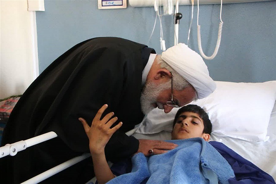 تصویر دیدار رئیس دیوان عالی کشور با مجروحان حادثه تروریستی کرمان