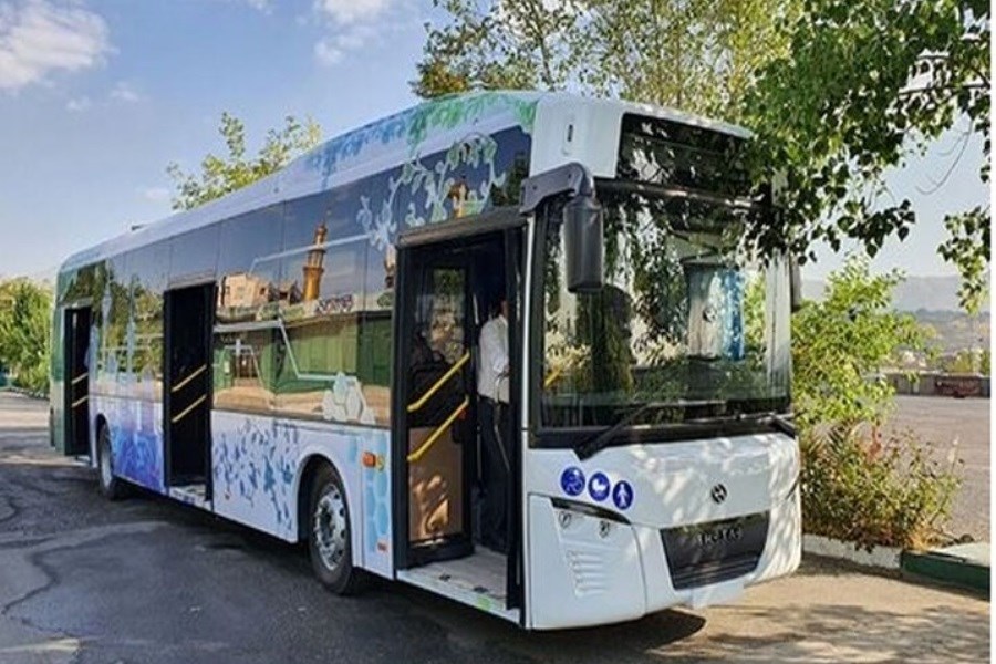 تصویر اتوبوس‌های برقی بهمن‌ وارد کشور می‌شود