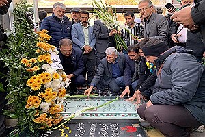 دیدار مدیران ارشد بانک ملی ایران با خانواده شهید حادثه تروریستی استان کرمان