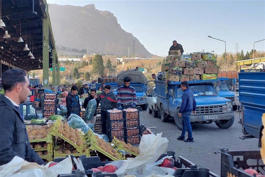 تصویر تا نوروز ۱۴۰۳ در اصفهان چهار بازار میوه تربار راه اندازی می شود