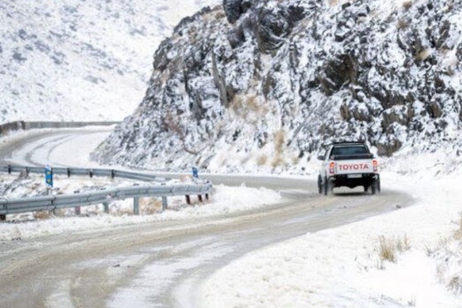 تصویر جاده‌های ۸ استان زیر برف و باران