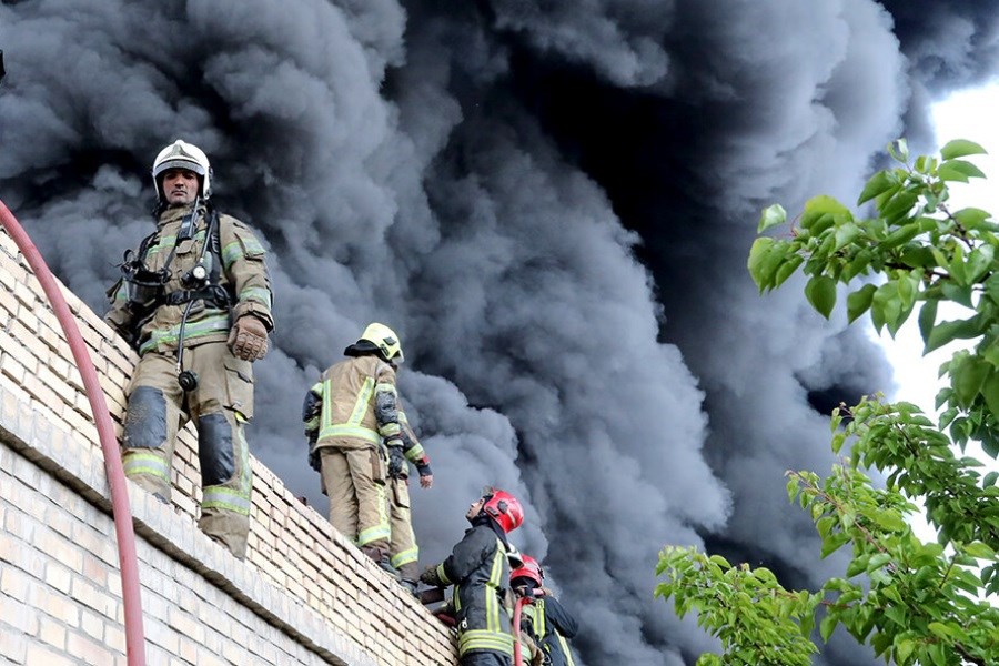 یک کشته و پنج مصدوم در پی آتش سوزی کارخانه ای در نظرآباد