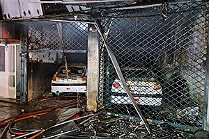 مهار آتش‌سوزی تعمیرگاه خودرو در تهران&#47; ۳ مرد نجات یافتند