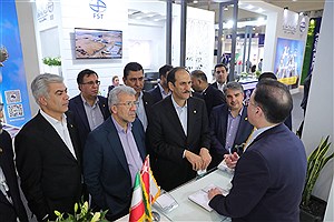 بازدید اعضای هیات مدیره بانک ملی ایران از غرفه بانک در پنجمین نمایشگاه