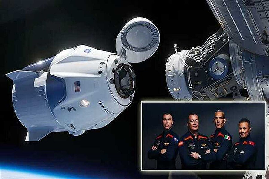 تصویر بازگشت فضانوردان خصوصی ایکس ۳ به تعویق افتاد