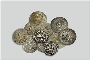10 سکه مربوط به دوره اشکانیان و 3 تندیس در ورامین کشف شد