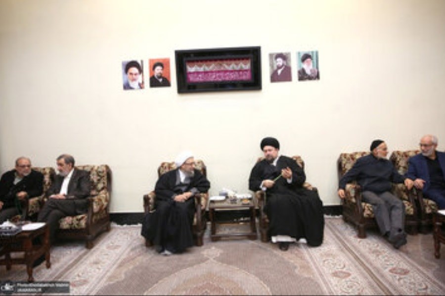 تصویر احمدی نژاد پای سخنرانی آملی لاریجانی نماند و رفت&#47;جای خالی شیخ حسن صانعی