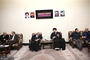 احمدی نژاد پای سخنرانی آملی لاریجانی نماند و رفت&#47;جای خالی شیخ حسن صانعی