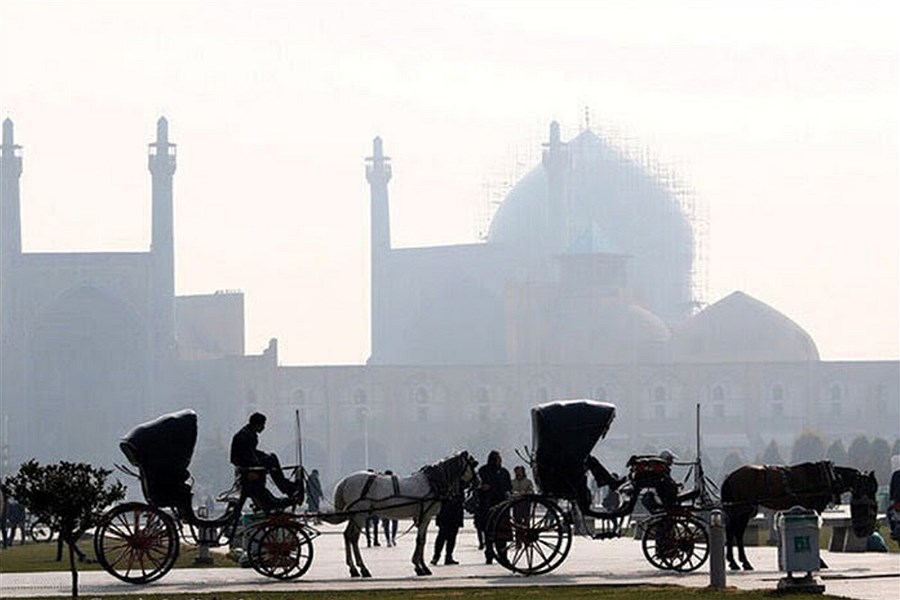 تصویر هوای اصفهان آلوده است