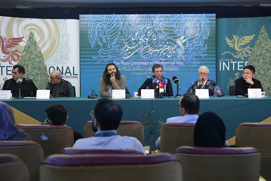 تصویر برگزاری نشست رسانه‌ای داوران بین‌الملل جشنواره فیلم فجر