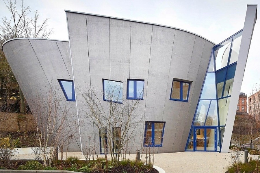 تصویر معماری خاص مرکز درمان سرطان لندن