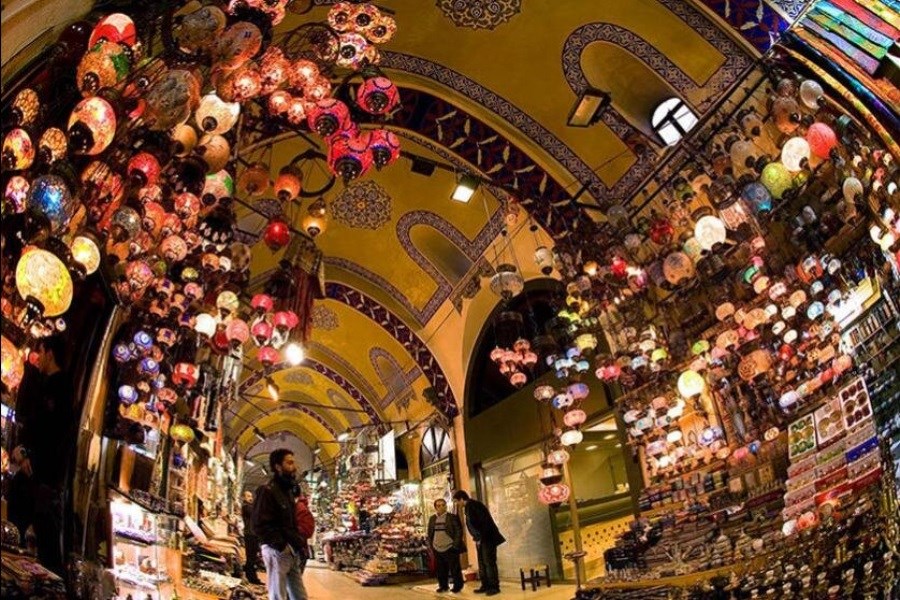 غذاهای خیابانی، بازارهای محلی و خیابان‌های قدیمی استانبول
