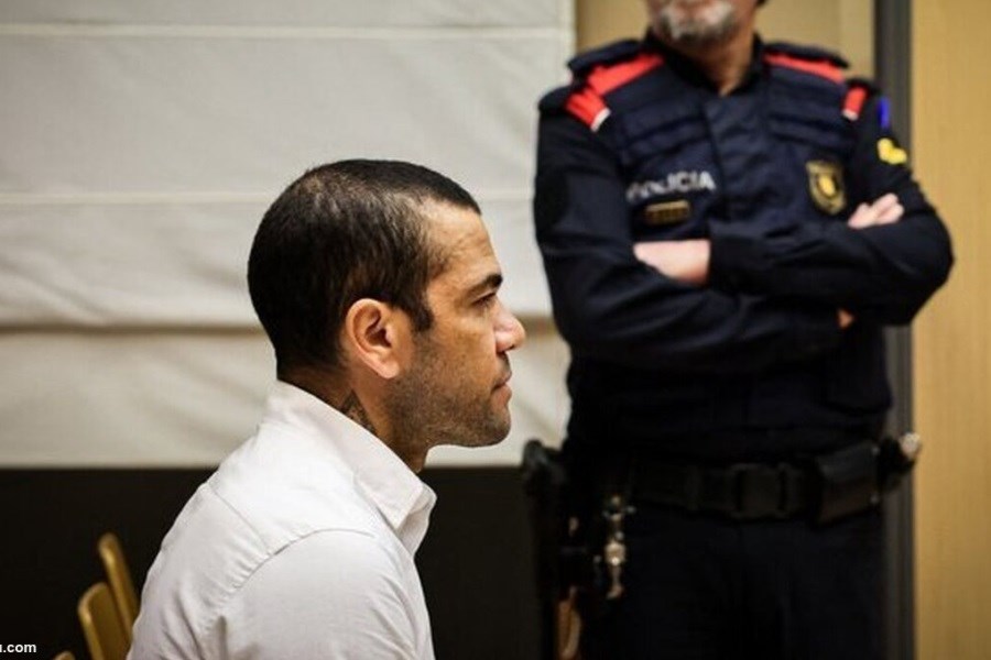 تصویر محکوم شدن مدافع برزیلی به ۴.۵ سال زندان