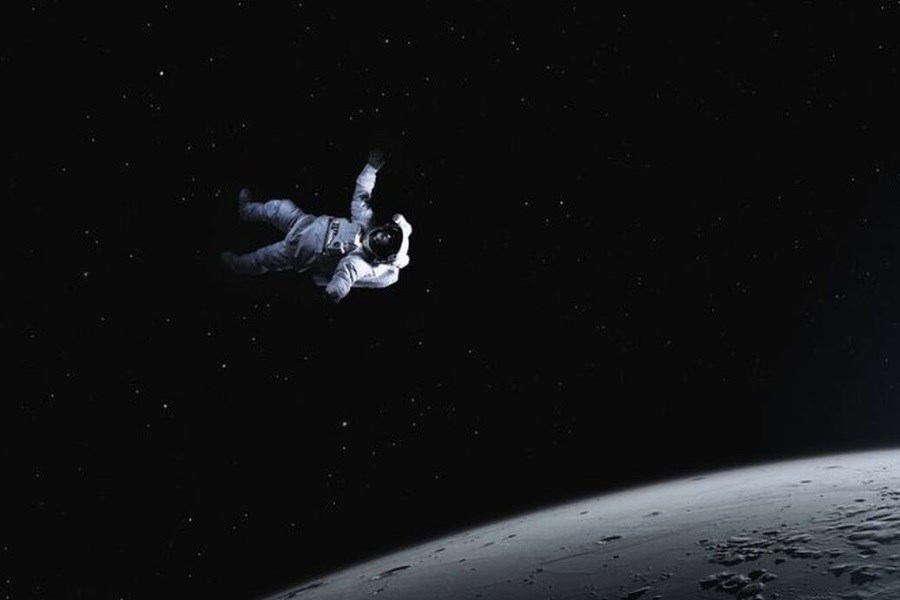 تصویر سقوط از فضا؛ مردی که از فضا افتاد