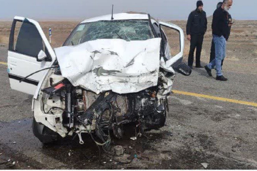 تصویر راننده پژو پارس در برخورد با پراید جان خود را از دست داد