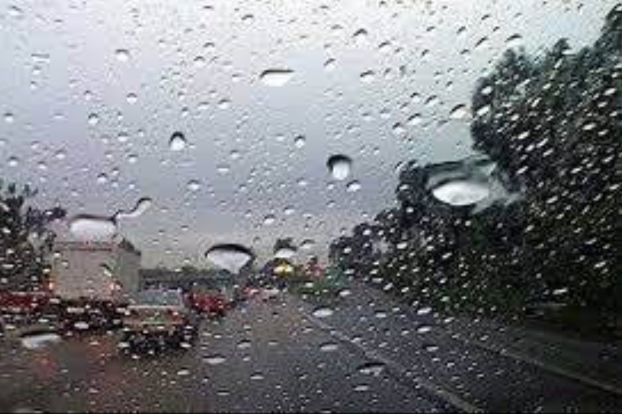 تصویر بارش باران و لغزندگی محورهای مواصلاتی استان قزوین