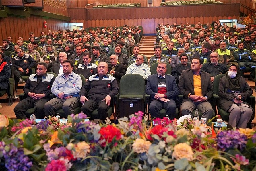 تصویر برگزاری آیین روز درختکاری در ذوب آهن اصفهان