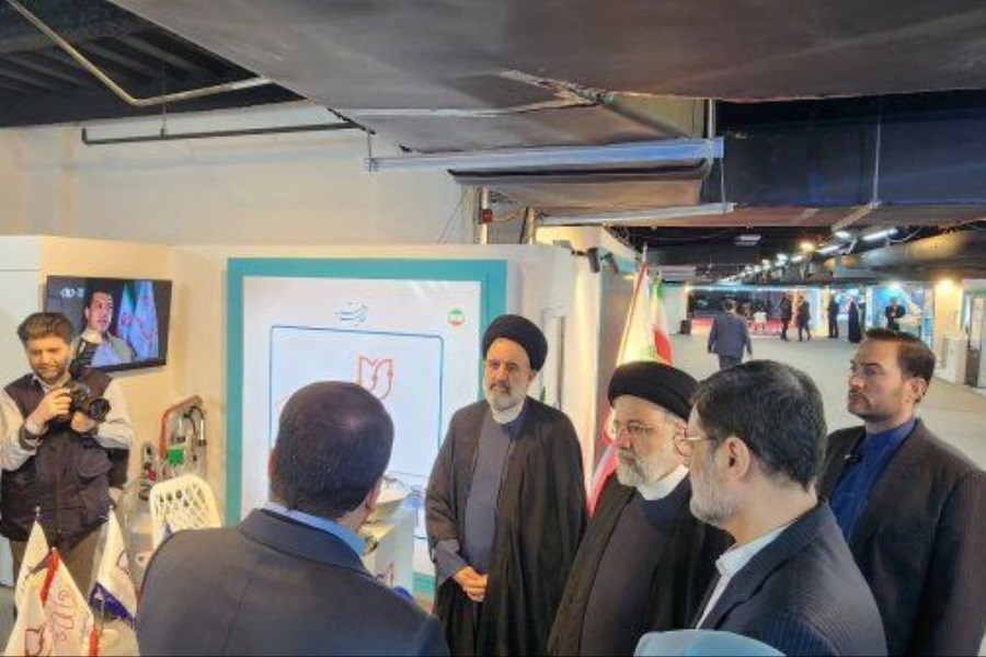بازدید رئیس جمهور از نمایشگاه عملکرد و دستاوردهای بنیاد شهید
