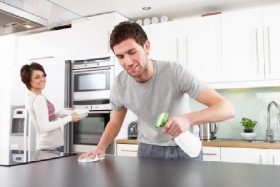 تصویر اصول کمک گرفتن از شوهر در کارهای خانه