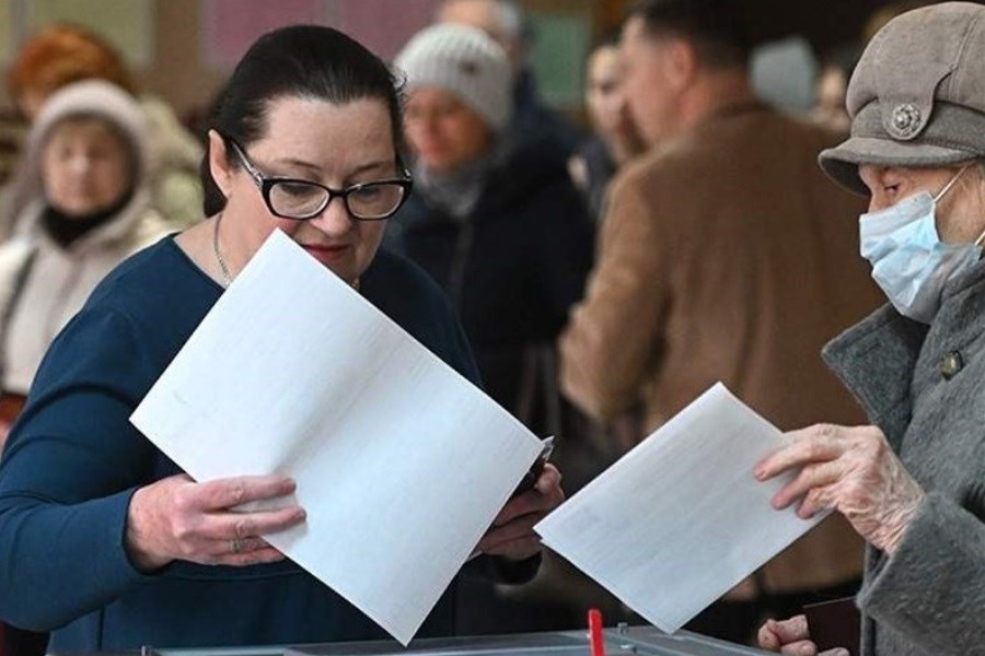 تصویر واکنش‌ها به انتخابات ریاست جمهوری در روسیه&#47; پوتین آنلاین رأی داد