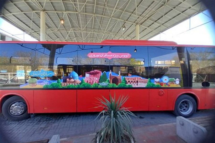 تصویر خدمت رسانی شش دستگاه اتوبوس به گردشگران در اصفهان