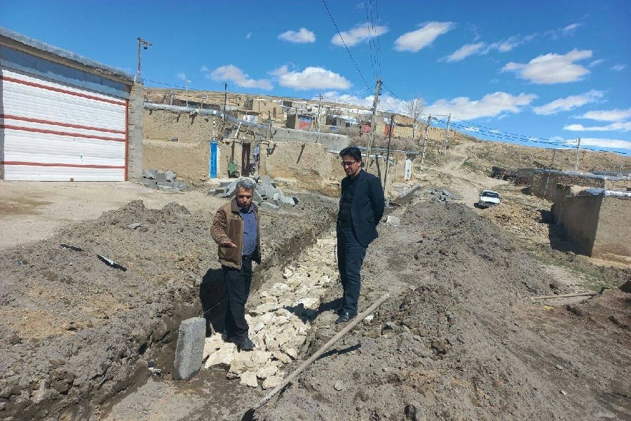 تصویر کار عمرانی در روستاهای بخش مرکزی تکاب آغاز شد&#47; بهار خدمت در حاجی بابا وسطی