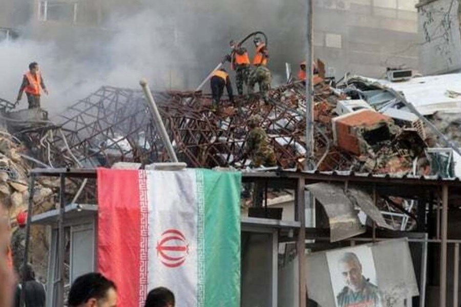 تصویر حمله به سفارت ایران در دمشق، نسخه اسرائیلی حمله آمریکا به سردار سلیمانی بود