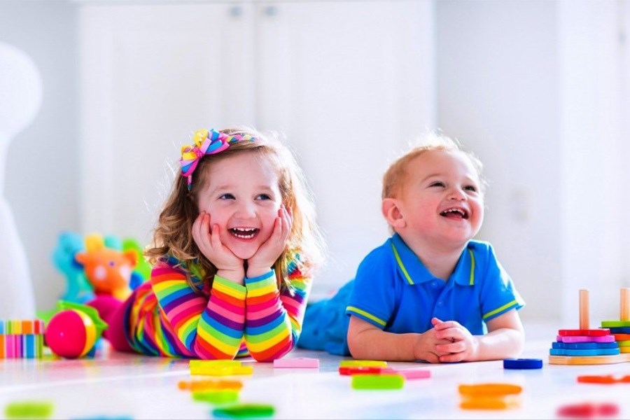 تصویر چگونه کودک شاد داشته باشیم؟ 7 راز برای تربیت کودکان شاد