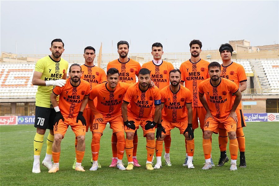 پیروزی میزبانان در روز اول  هفته ی بیست هفتم لیگ دست اول کشور