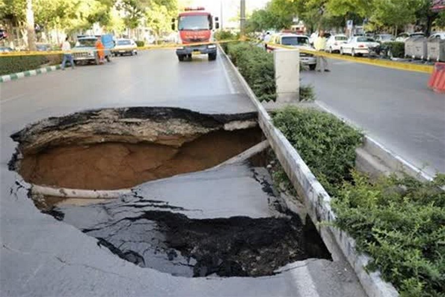 تصویر نشست دوباره زمین در خیابان میر اصفهان