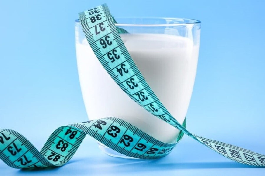 تصویر بهترین زمان نوشیدن شیر برای کاهش وزن