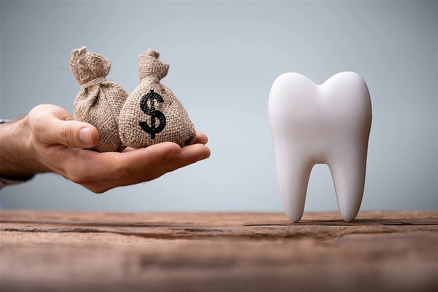 هزینه‌های دندانپزشکی گران نیست؛ درآمد های مردم کم است