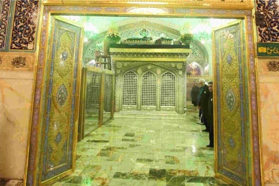 تصویر رونمایی از درب طلای حرم امام رضا (ع) در دهه کرامت