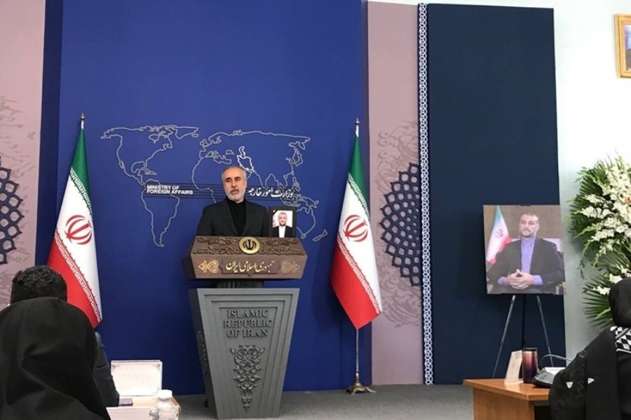 تصویر آغاز نشست خبری سخنگوی وزارت خارجه ایران&#47; سفر بیش از ۶۰ هیات عالی رتبه به ایران