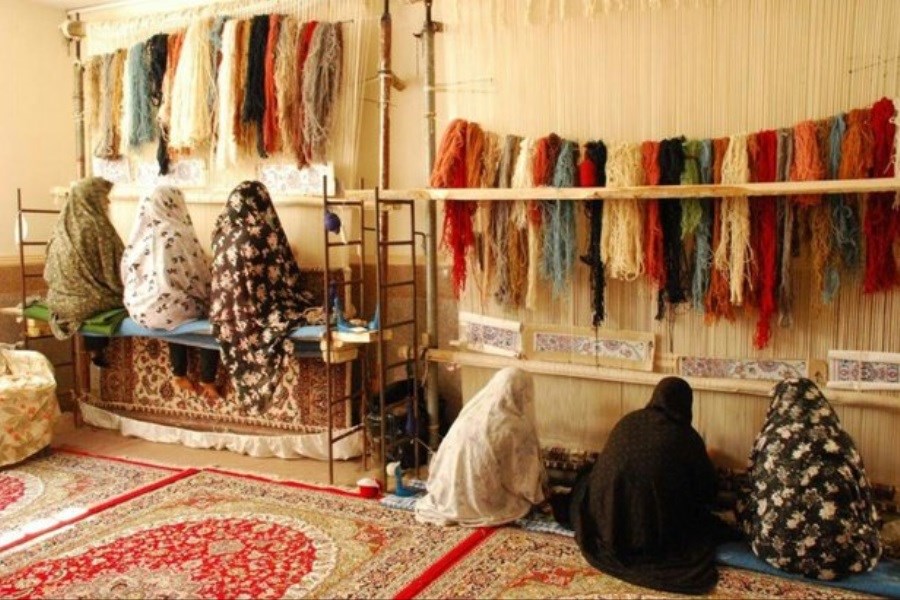 تصویر فرش افغان را در بازار تهران به نام فرش ایرانی می‌فروشند