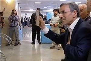 احمدی‌نژاد در انتخابات ریاست جمهوری ثبت‌نام کرد