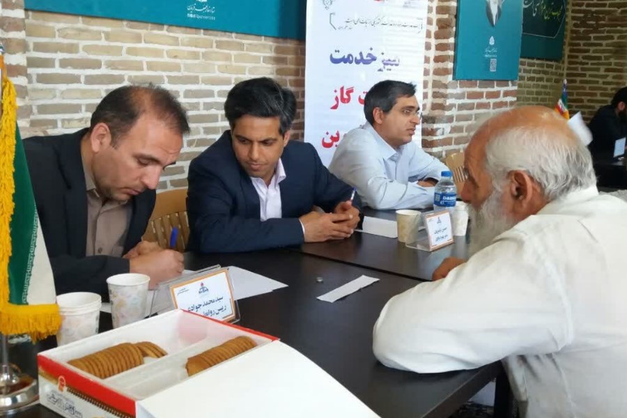 تصویر برپایی میز خدمت توسط شرکت گاز استان قزوین در مصلی نماز جمعه