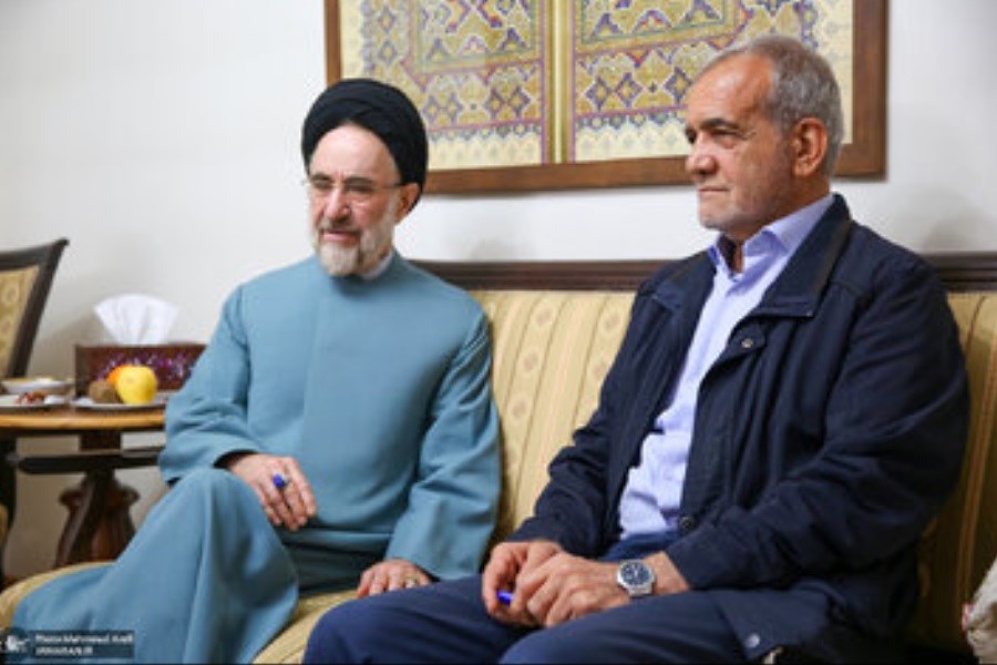 تصویر حمایت خاتمی می تواند پزشکیان را رئیس جمهور کند؟&#47; با این انتخابات دوباره اصلاحات در ایران جان می‌گیرد