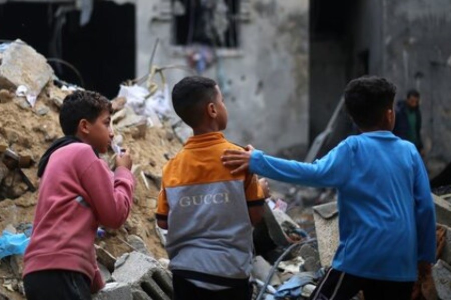 نان آوری کودکان غزه تحت اجبار جنگ