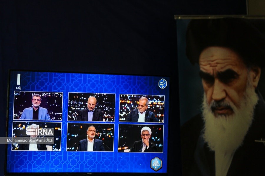 تصویر پخش مناظره دوم نامزدهای انتخابات از صداوسیما