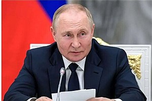 پوتین: در زمینه تجهیزات نظامی به خودکفایی رسیده ایم