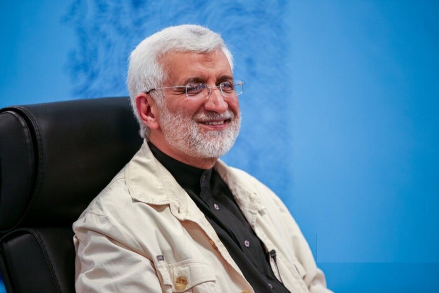 تصویر جلیلی به آغاز به کار دولت روحانی با ۸۰۰ تحریم علیه ایران اعتراف کرد