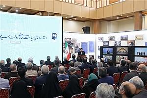 مخبر از نمایشگاه دستاوردهای دولت در حوزه سیاست خارجی بازدید کرد
