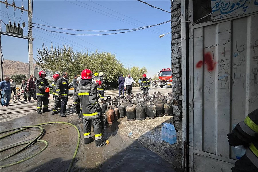 تصویر دلیل انفجار در خیابان کشاورز اصفهان چه بود؟