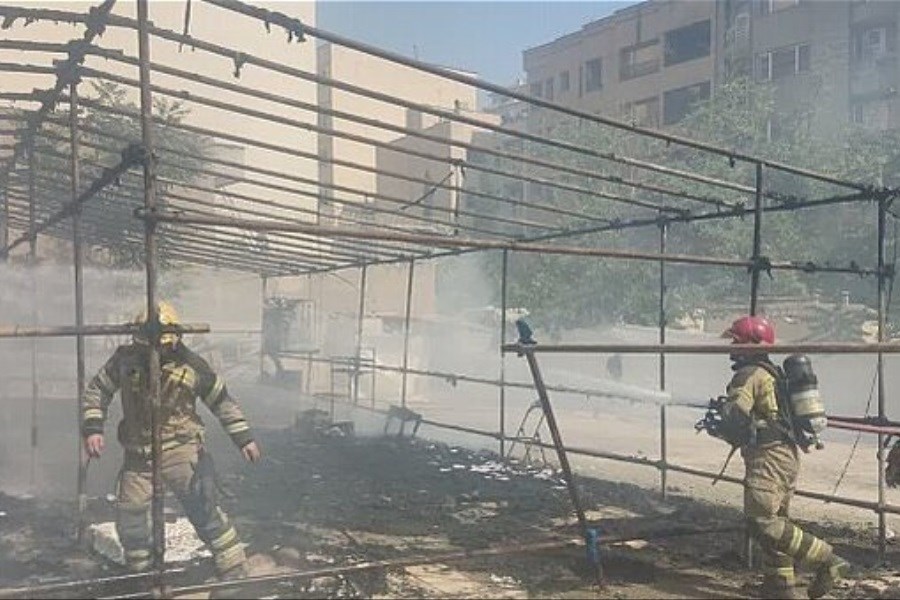 تصویر آتش سوزی در یک هیات عزاداری در تهران