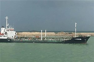 توقیف یک نفتکش متخلف در خلیج فارس